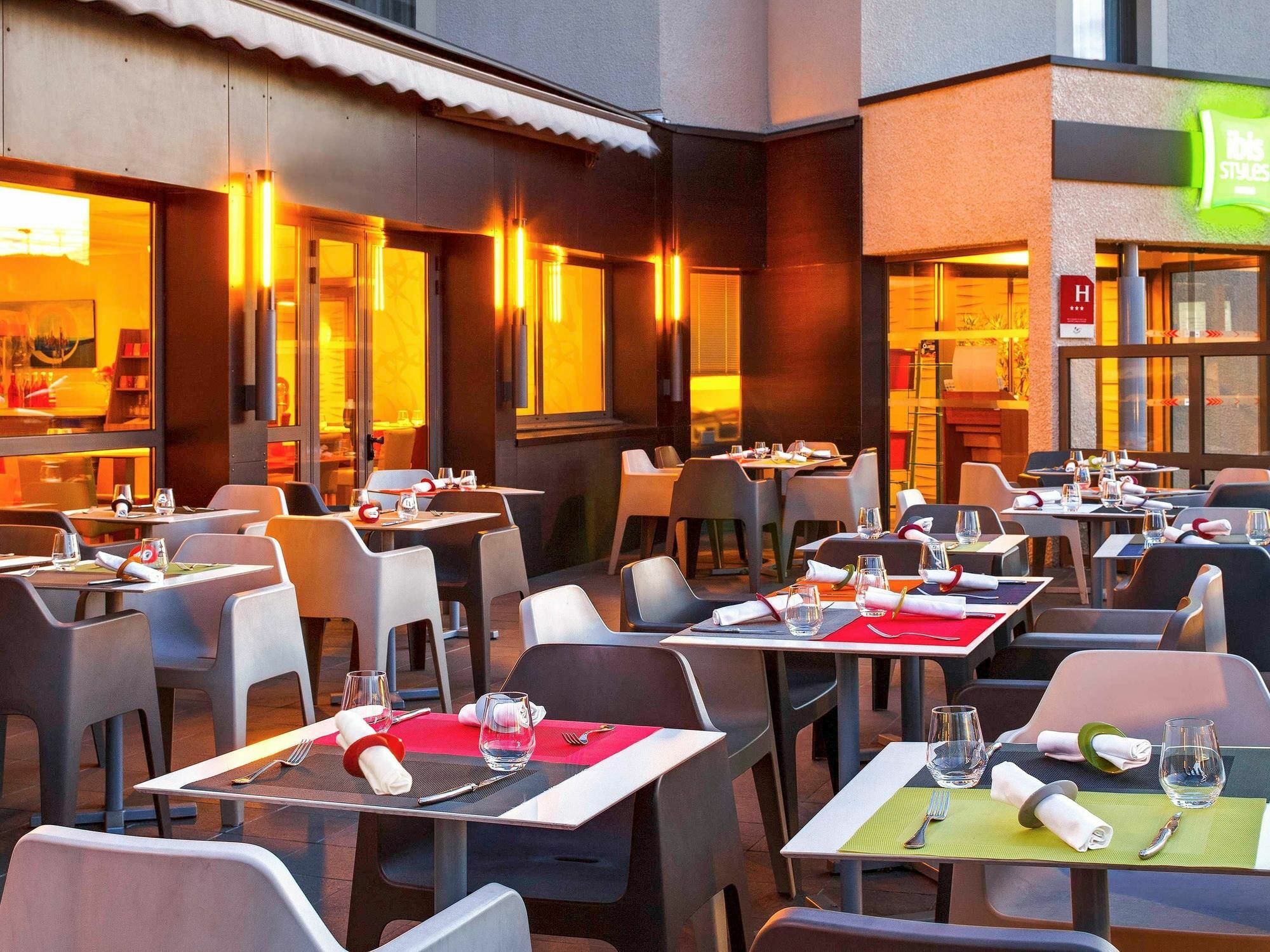 Ibis Styles Clermont-Ferrand Aeroport Hotel Exterior photo